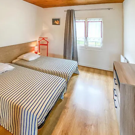 2 Bedroom Cozy In Beaulieu Beaulieu (Cantal)