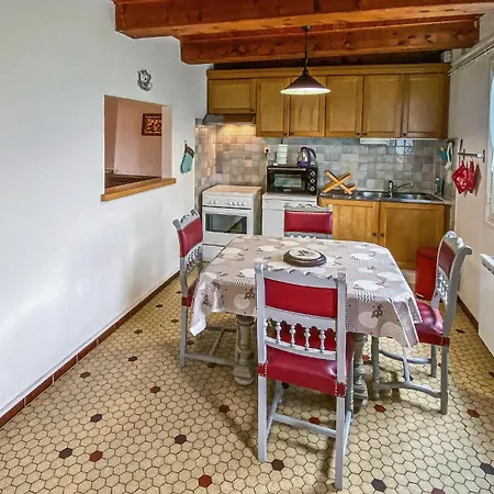 2 Bedroom Cozy Home In Beaulieu * Beaulieu (Cantal)